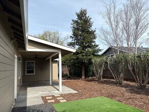 1282 Wanderer Ln in Chico, CA - Building Photo - Building Photo