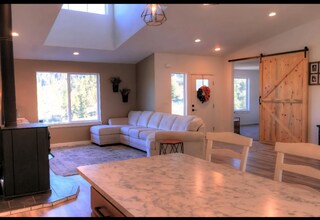 3430 N Rdg Dr in Klamath Falls, OR - Foto de edificio - Building Photo