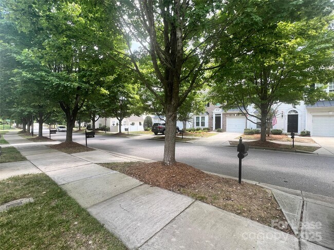 132 Cypress Landing Dr in Mooresville, NC - Building Photo - Building Photo