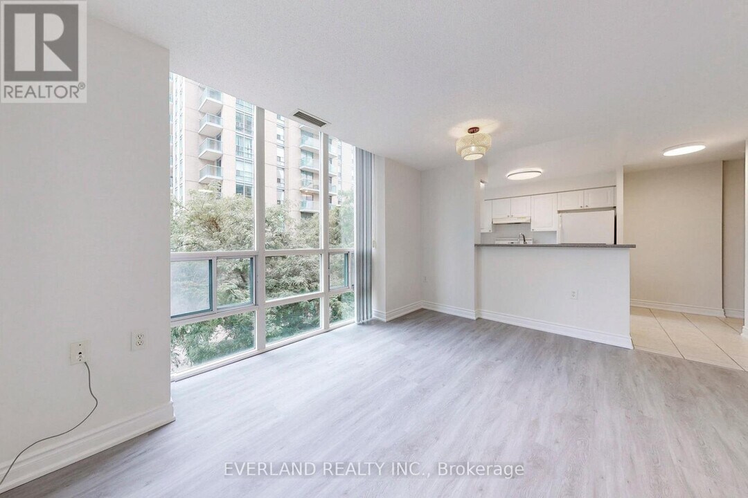 22 Olive Ave in Toronto, ON - Building Photo