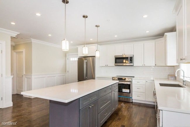 39 Juniper St-Unit -# 1 in Boston, MA - Building Photo - Building Photo