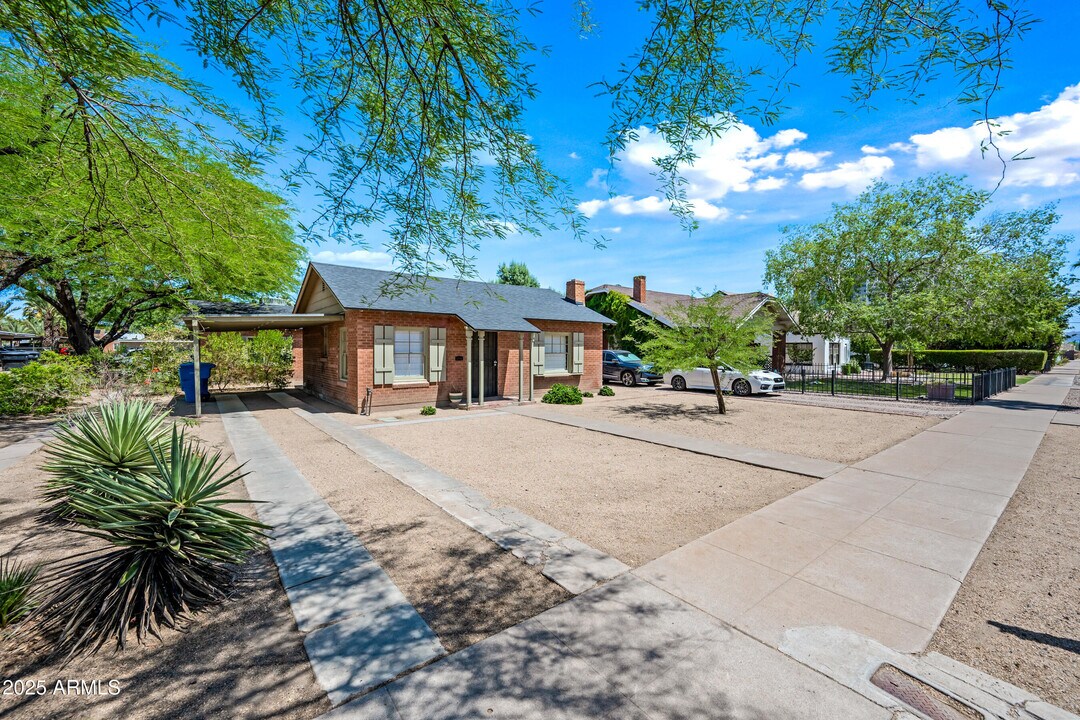 1829 N 10th St in Phoenix, AZ - Building Photo