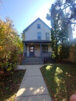 2065 Winnebago St in Madison, WI - Building Photo