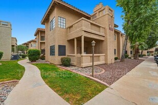 930 N Mesa Dr in Mesa, AZ - Building Photo