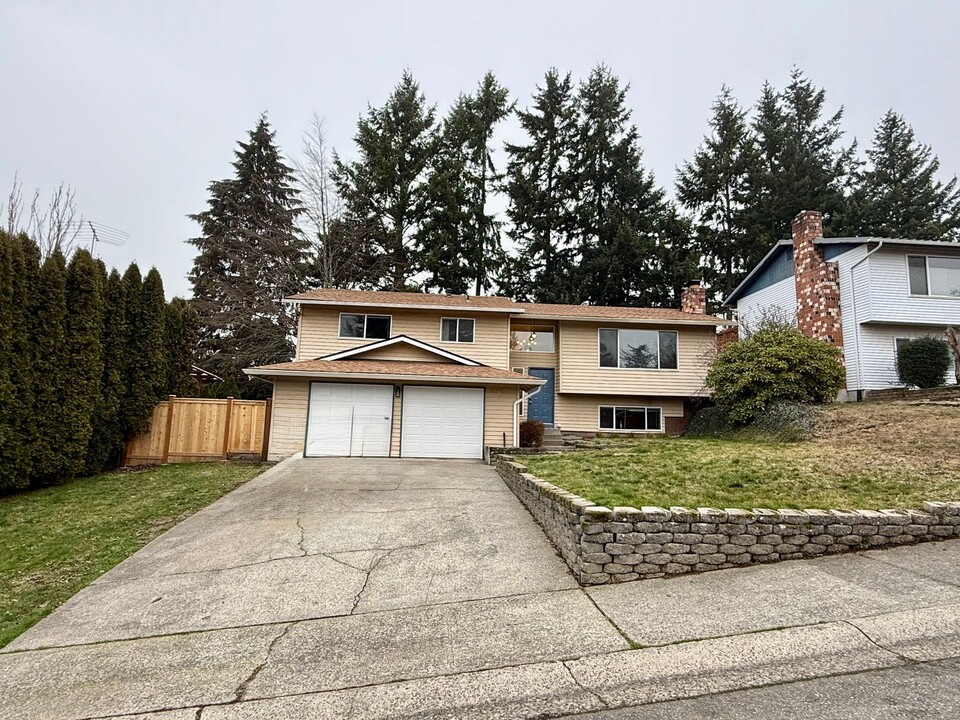 10726 SE 232nd Pl in Kent, WA - Building Photo