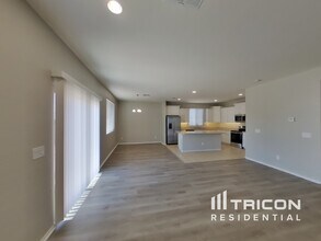 10555 W Crown King Rd in Tolleson, AZ - Building Photo - Building Photo