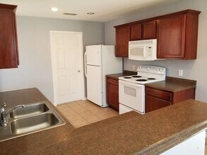 419 W Figueroa St in Edinburg, TX - Building Photo - Building Photo