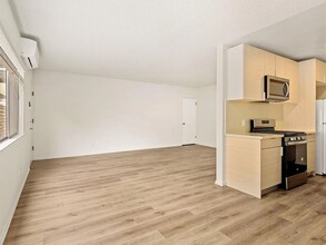 1240 Harvard St, Unit APT 3 in Santa Monica, CA - Building Photo - Building Photo