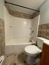 19 Maple St in Amesbury, MA - Building Photo - Building Photo