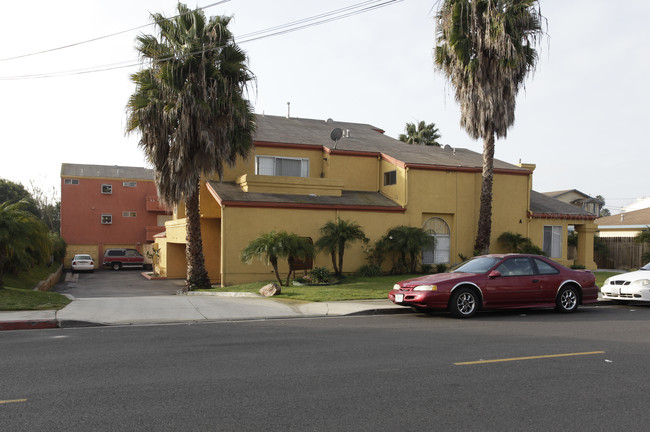 Hamilton Terrace in Costa Mesa, CA - Foto de edificio - Building Photo