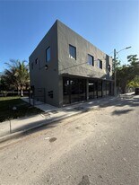 214 NW 11th St in Miami, FL - Building Photo