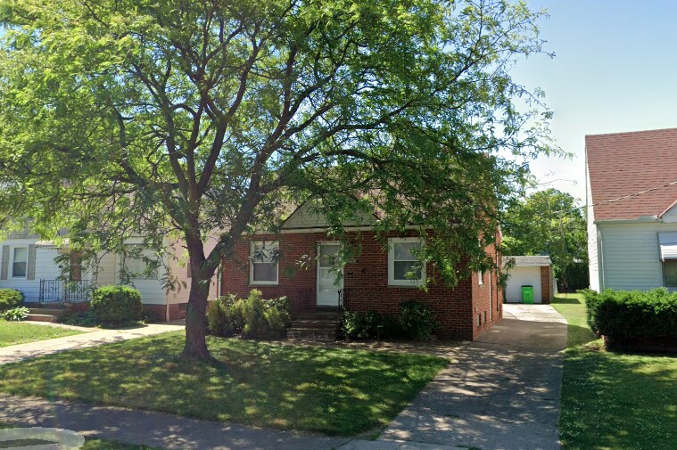 20650 Goller Ave in Euclid, OH - Building Photo