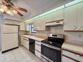 867 Mandalay Ave in Clearwater, FL - Building Photo - Building Photo