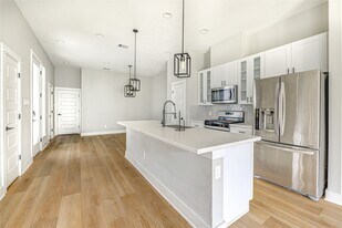 4220 McKinley St in Houston, TX - Building Photo