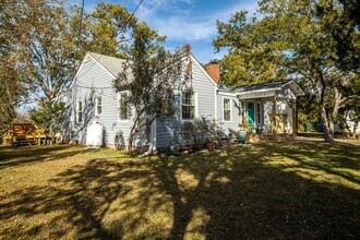 114 Chestnut Dr in Beaufort, NC - Building Photo - Building Photo