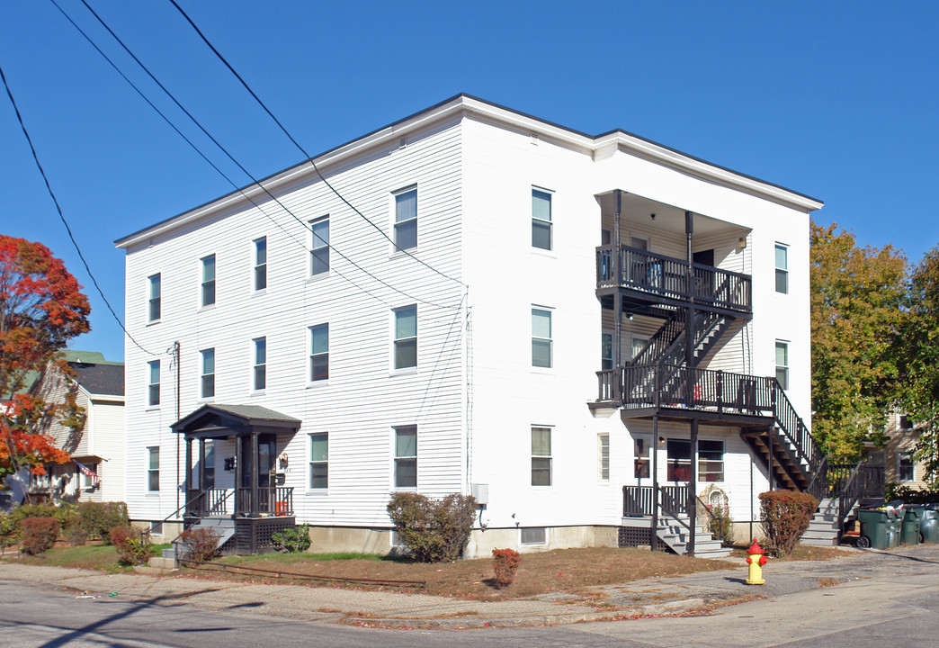 105 Taylor St in Manchester, NH - Building Photo