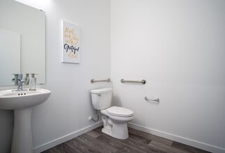 1417 E Yesler Wy in Seattle, WA - Building Photo - Building Photo