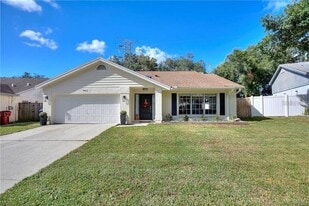 3662 Chatham Dr in Palm Harbor, FL - Building Photo