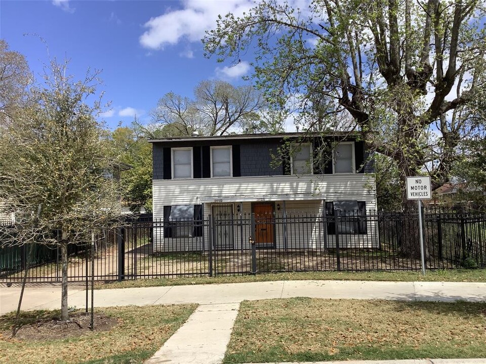 3119 Cleburne St in Houston, TX - Building Photo