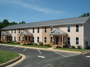 Shiloh Apartments in Dawsonville, GA - Building Photo - Building Photo