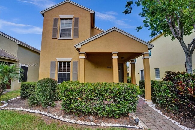 2057 SE Avon Park Dr
