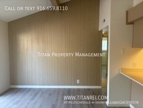 1050 Clinton Rd in Sacramento, CA - Building Photo - Building Photo