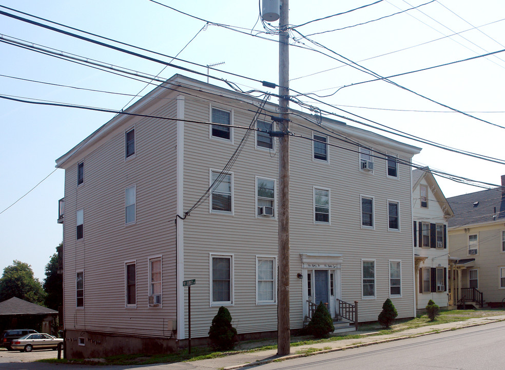 182-184 Merrimac St in Newburyport, MA - Building Photo