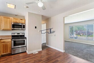 167 E 4700 S in Washington Terrace, UT - Foto de edificio - Building Photo