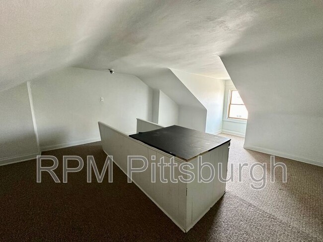 427 Taylor St in Pittsburgh, PA - Foto de edificio - Building Photo