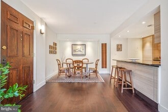 1080 Wisconsin Ave NW in Washington, DC - Building Photo - Building Photo