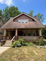 890 E 143rd St in Cleveland, OH - Building Photo