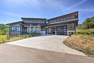 30610 Boot Ct in Oak Creek, CO - Building Photo