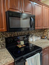 2734 NE 27th Ct, Unit 21 in Lighthouse Point, FL - Building Photo - Building Photo