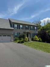 1128 Twin Ponds Rd in Breinigsville, PA - Building Photo - Building Photo