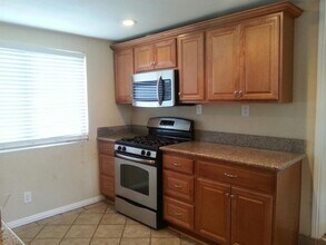 4043 Thomas St in Oceanside, CA - Building Photo - Building Photo