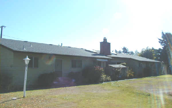 605-607 SE 128th Ave in Portland, OR - Building Photo