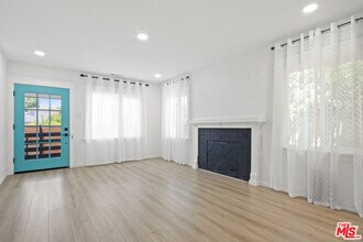 1126 N Ardmore Ave in Los Angeles, CA - Building Photo - Building Photo