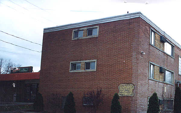 Halloran Park Apartments in Cleveland, OH - Building Photo - Building Photo