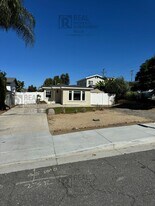 1403 W Sumner Ave in Lake Elsinore, CA - Building Photo