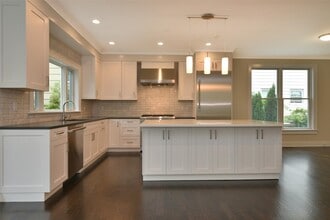 117 Brown Rd in Scarsdale, NY - Building Photo - Building Photo