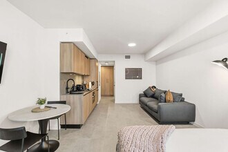 121 NE 5th St, Unit SI FL4-ID1501437P in Miami, FL - Foto de edificio - Building Photo