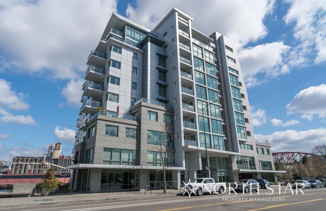 1260 NW Naito Pkwy in Portland, OR - Building Photo