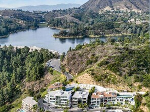 6422 Weidlake Dr in Los Angeles, CA - Building Photo - Building Photo