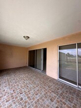 3709 SW Santa Barbara Pl in Cape Coral, FL - Foto de edificio - Building Photo