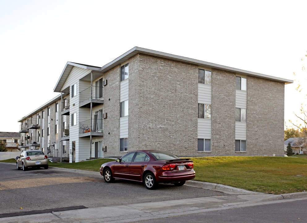 Geneva Place Apartments in Sauk Rapids, MN - Building Photo