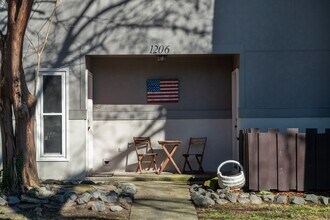 1206 Ventura Pl in Mount Pleasant, SC - Building Photo - Building Photo