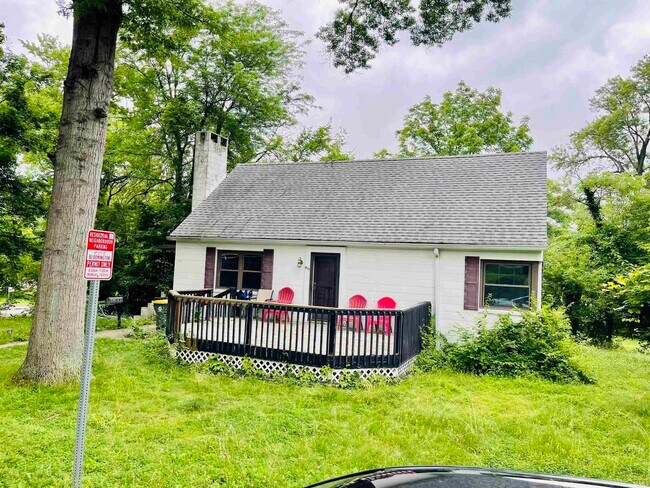 property at 417 S Swain Ave