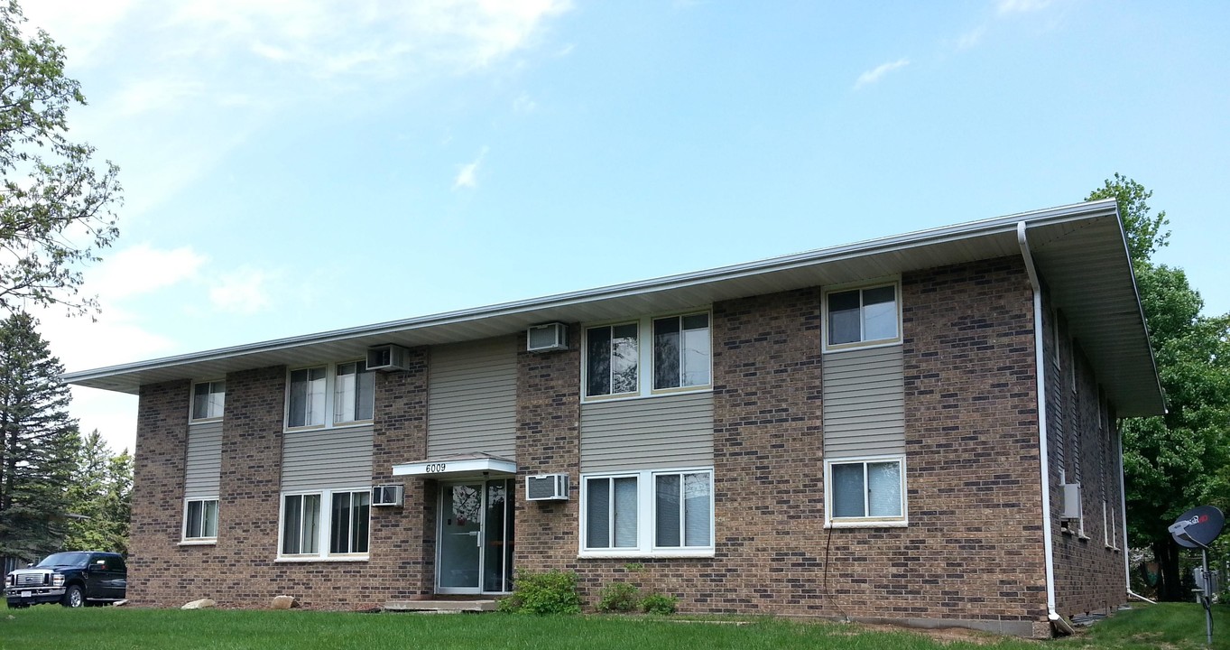 Lakeshore Apartments in Wausau, WI - Building Photo