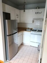 240 E 23rd St, Unit 4a in New York, NY - Building Photo - Building Photo
