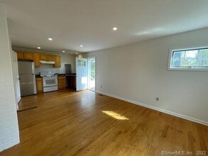 322 Portland Ave in Ridgefield, CT - Building Photo - Building Photo